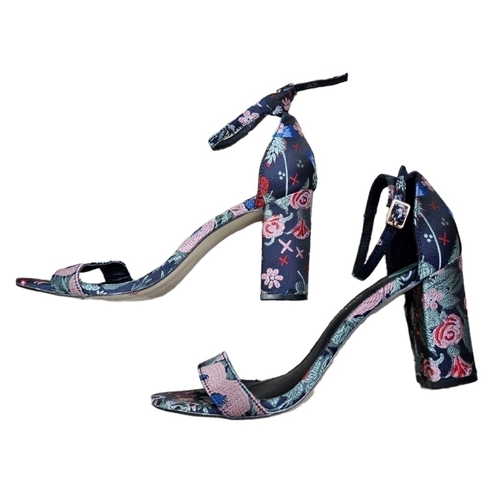 Floral Y2K embroidered navy open toe sandal heels shoes size 8.5